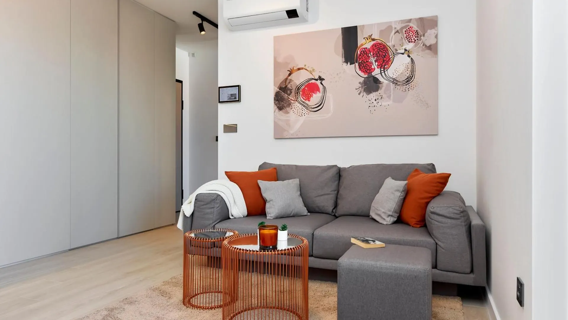 You & Me Pula With Garage Parking Appartement